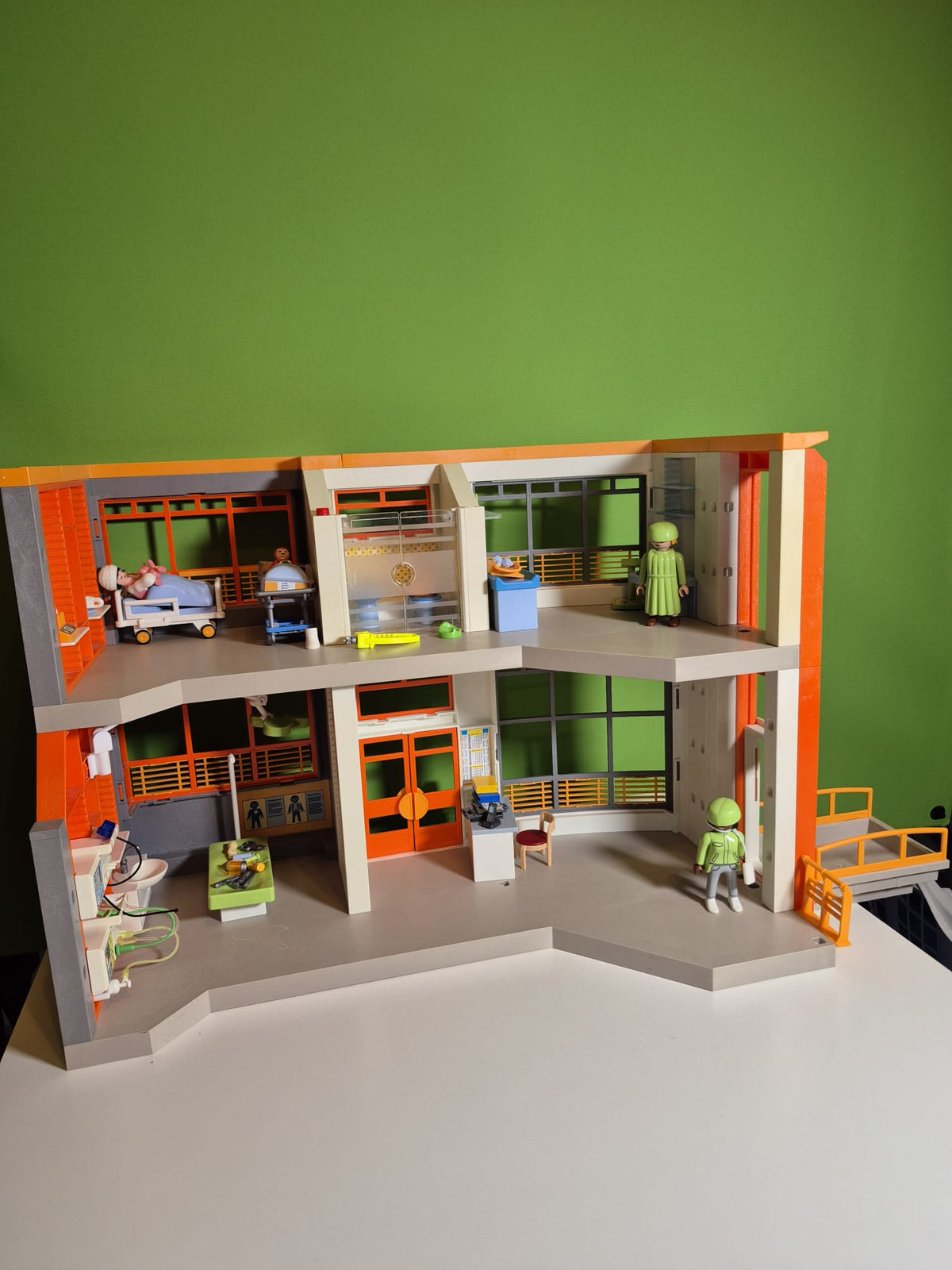 PLAYMOBIL City Life 6657 – Kinderklinik mit Einrichtung – unvollständig